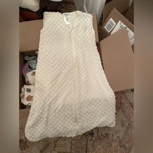 HALO Sleepsack Wearable Blanket, TOG 1.5, Velboa, Cream Plush Dots, Large